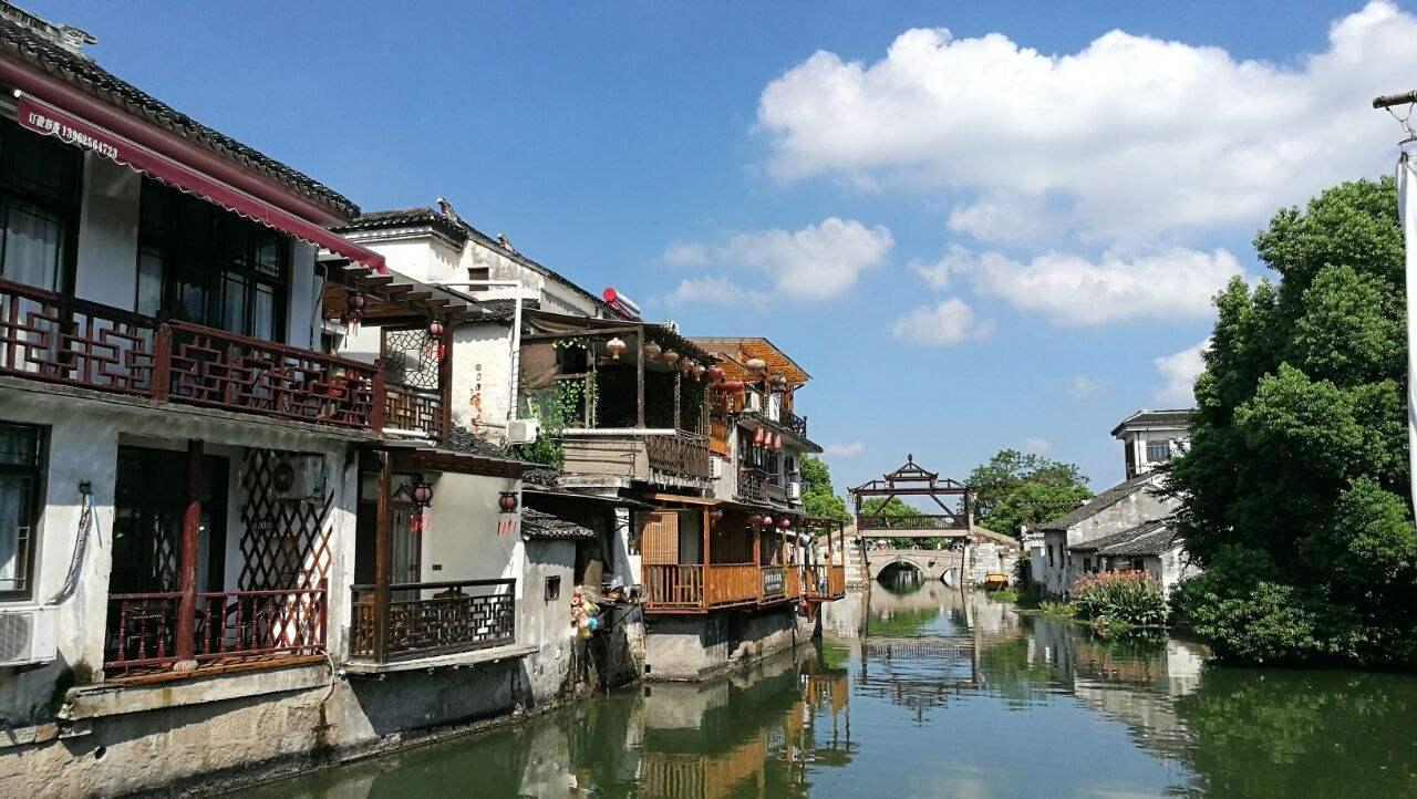 定制红酒：品味与众不同，感受专属的定制魅力